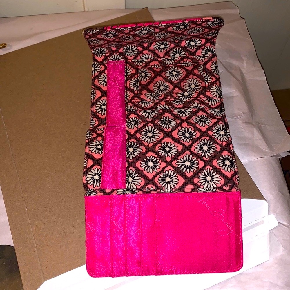 Vera Bradley Wallet Great Shape no holes to issues at all - Picture 3 of 7